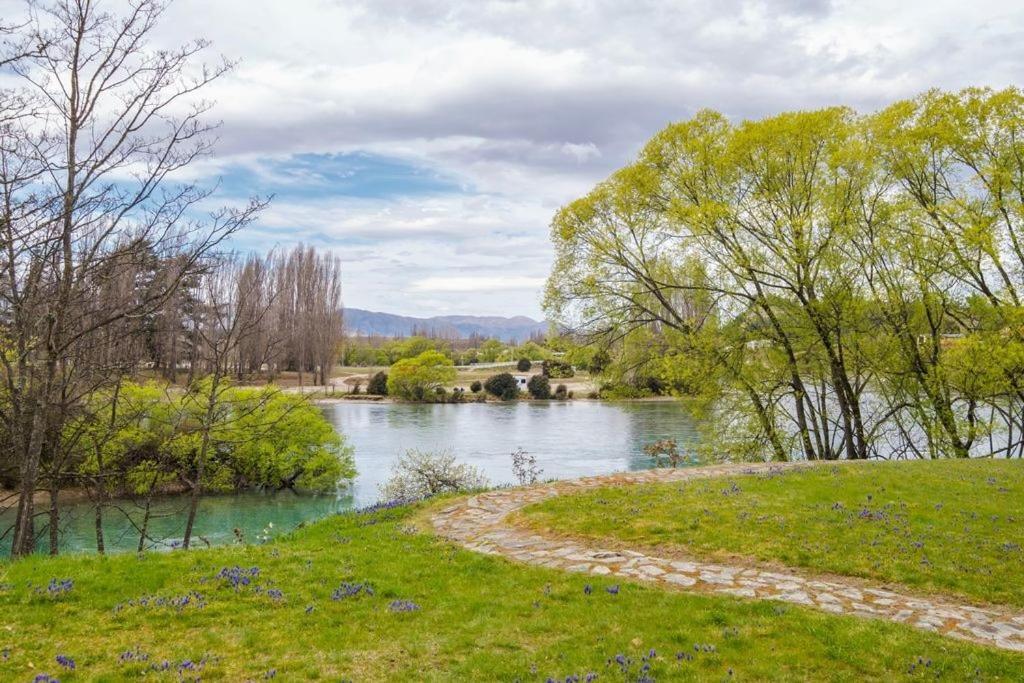 Wanaka Stone Cottage - Wanaka Holiday Home Екстер'єр фото