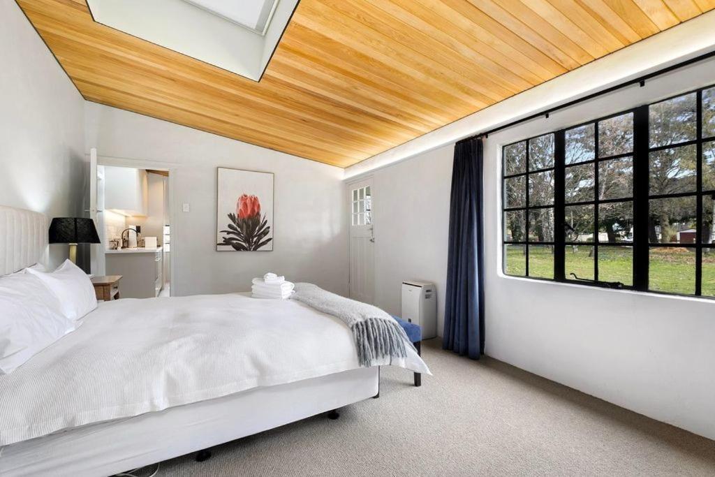 Wanaka Stone Cottage - Wanaka Holiday Home Екстер'єр фото